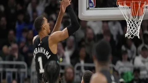 国际足联主席提议各国命名贝利体育场引发热议